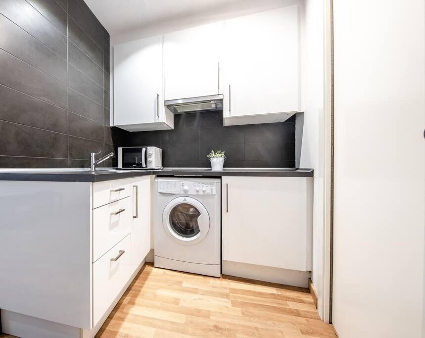 Minimalistic In The Heart Of By Rems * Malaga